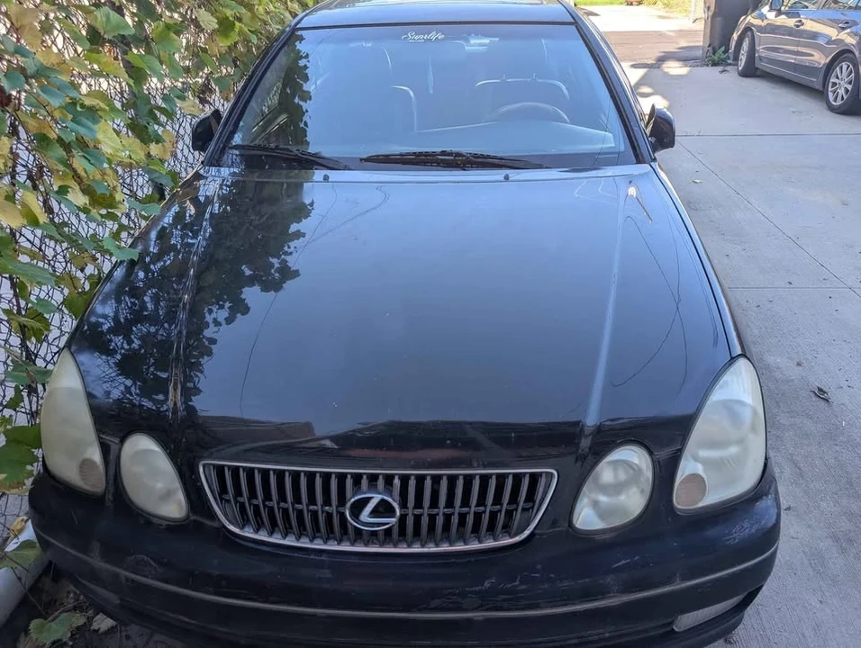 2000 Lexus GS 2nd Gen - Image 4 of 8