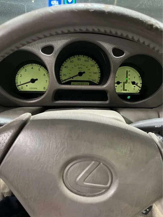 2000 Lexus GS 2nd Gen - Image 3 of 9