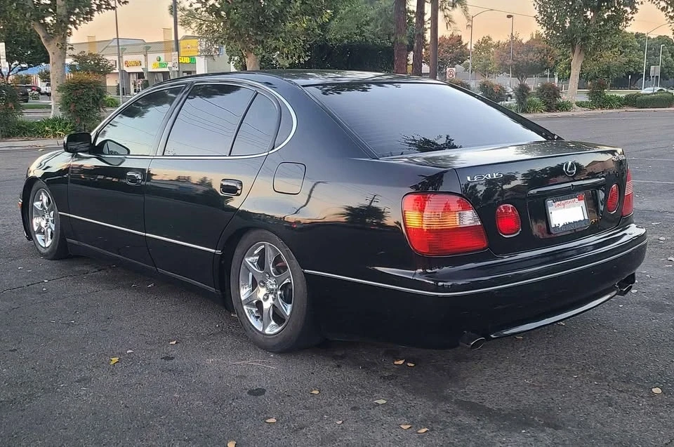 2000 Lexus GS 2nd Gen - Image 8 of 20
