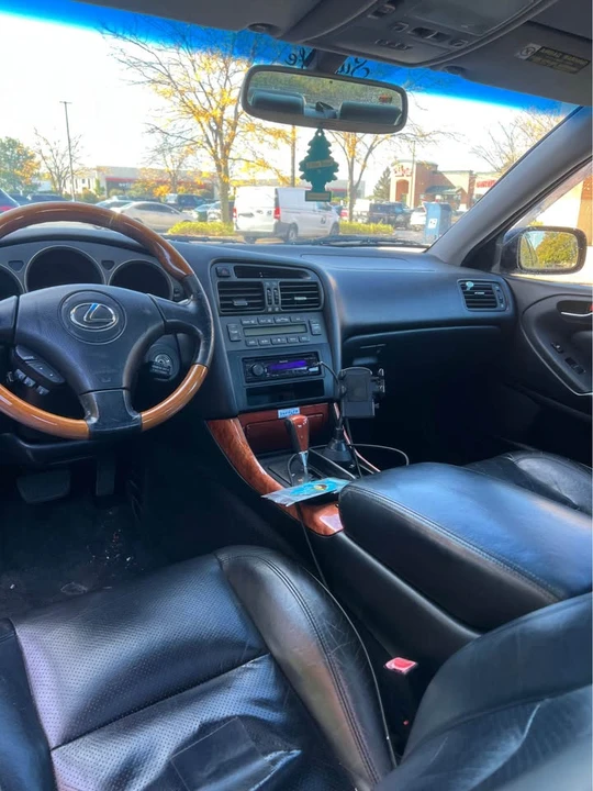 2000 Lexus GS 2nd Gen - Image 13 of 15