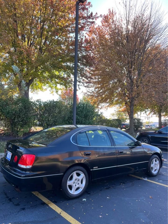 2000 Lexus GS 2nd Gen - Image 3 of 15
