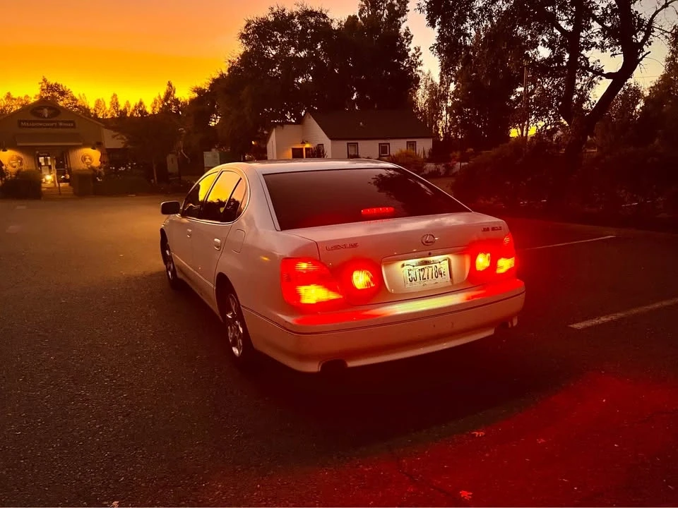 2000 Lexus GS 2nd Gen - Image 2 of 11