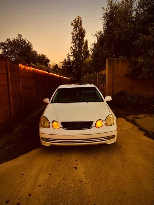 2000 Lexus GS 2nd Gen - Image 6 of 11