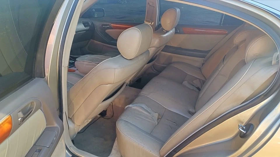 2000 Lexus GS 2nd Gen - Image 4 of 9