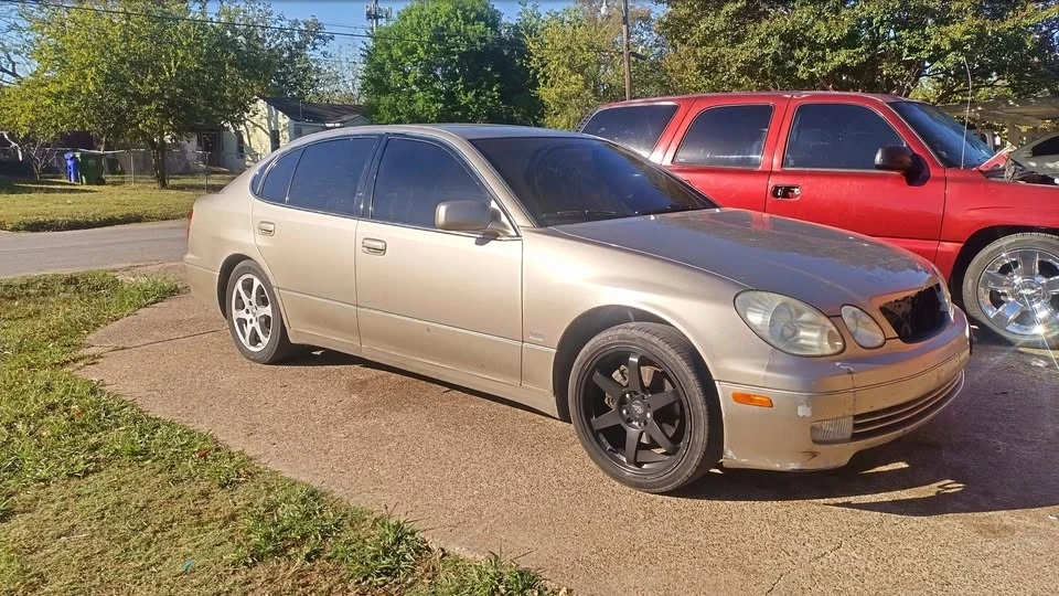 2000 Lexus GS 2nd Gen - Image 6 of 9