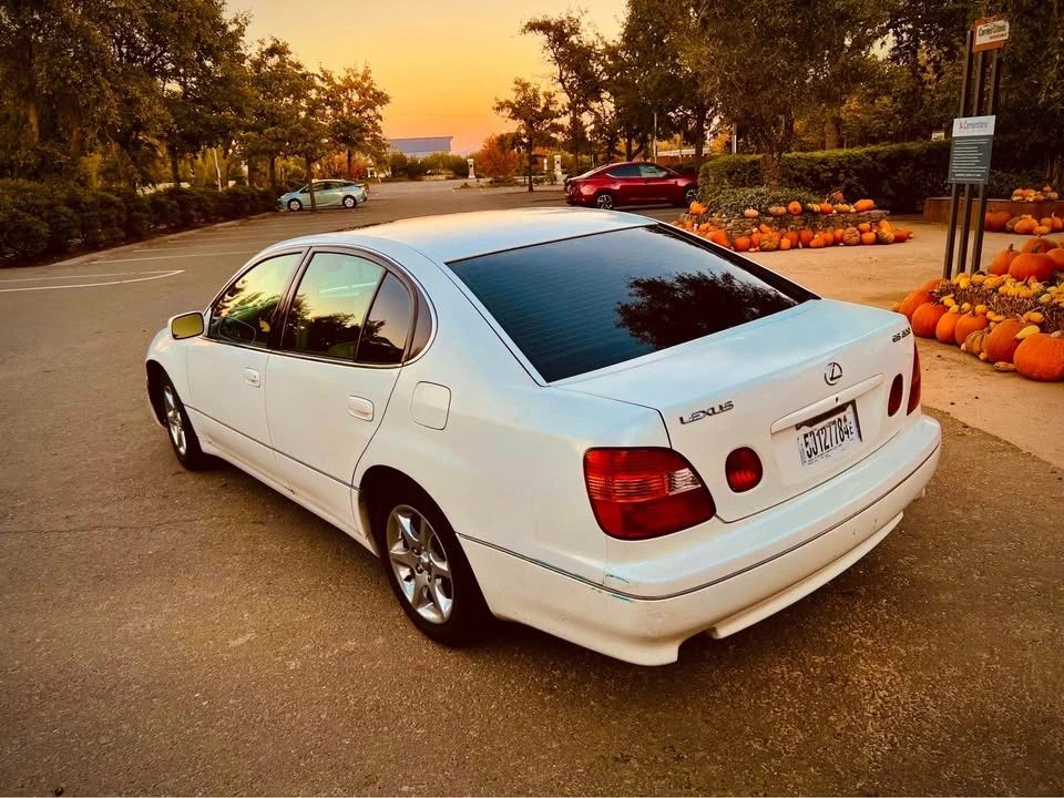 2000 Lexus GS 2nd Gen - Image 10 of 11