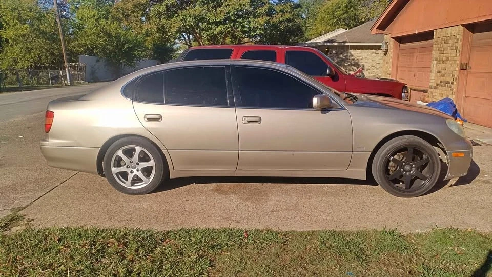 2000 Lexus GS 2nd Gen - Image 8 of 9
