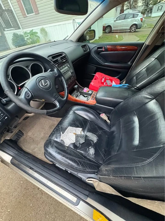 2000 Lexus GS 2nd Gen - Image 5 of 9