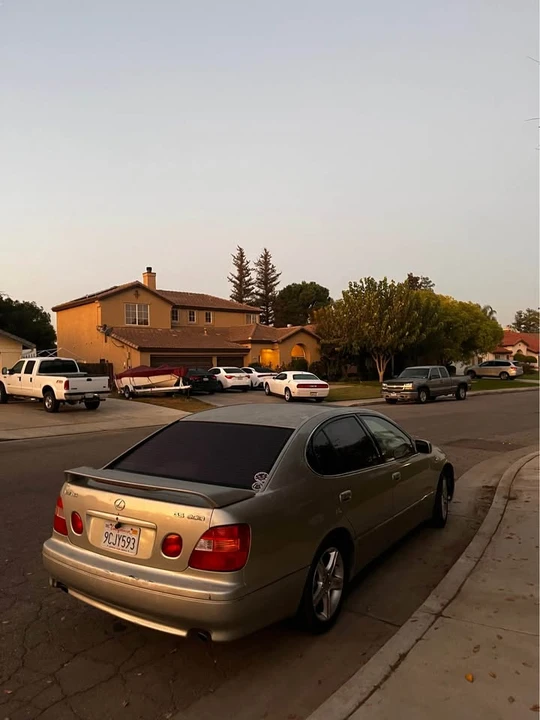 2000 Lexus GS 2nd Gen - Image 4 of 4