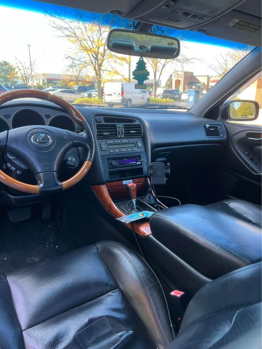 2000 Lexus GS 2nd Gen - Image 13 of 15