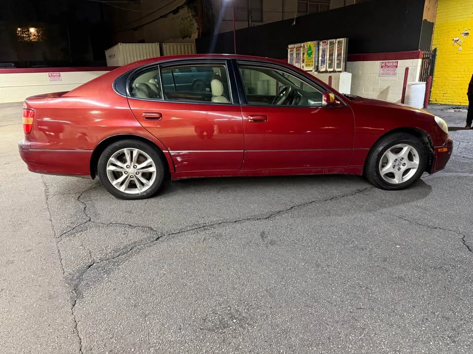 2000 Lexus GS 2nd Gen - Image 5 of 11