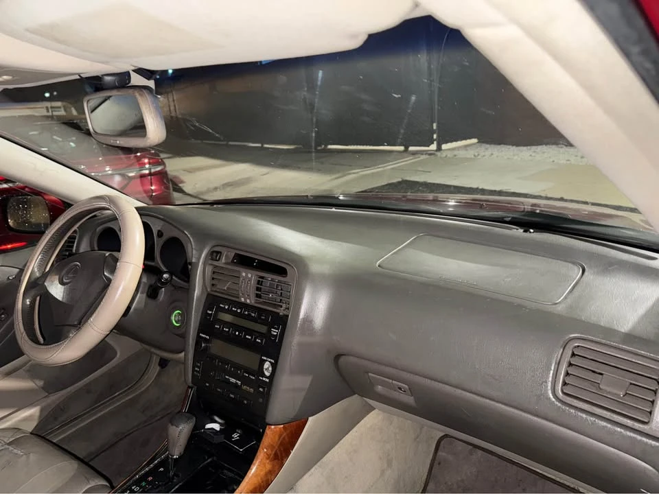 2000 Lexus GS 2nd Gen - Image 11 of 11