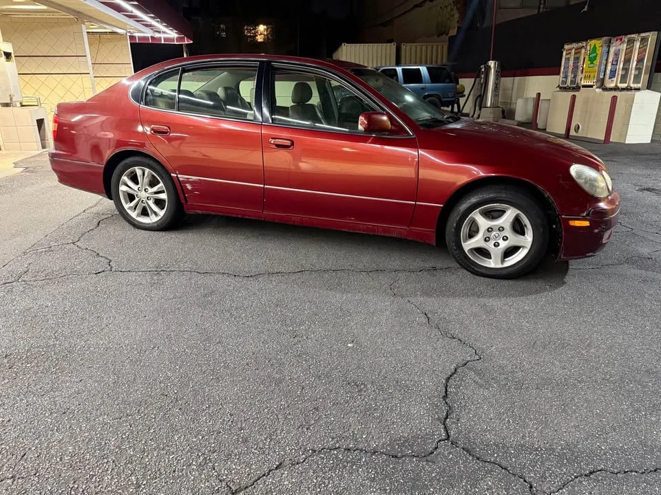 2000 Lexus GS 2nd Gen - Image 2 of 10