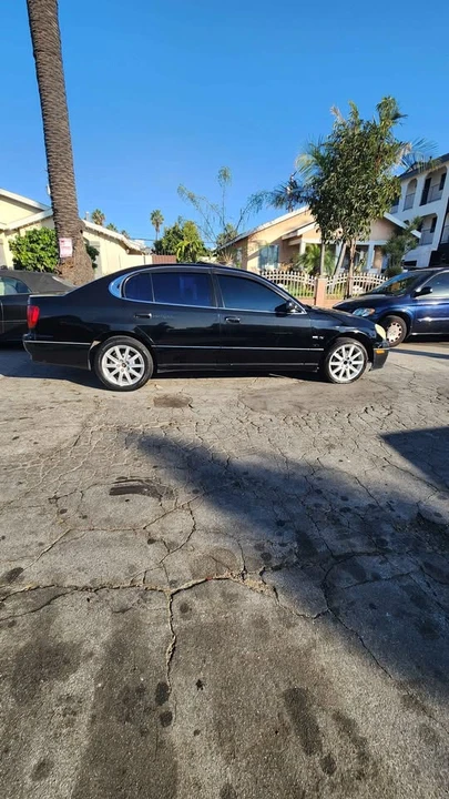 2000 Lexus GS 2nd Gen - Image 3 of 15