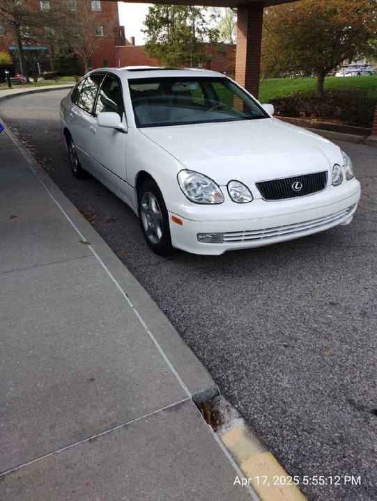 2000 Lexus GS 2nd Gen - Image 3 of 5