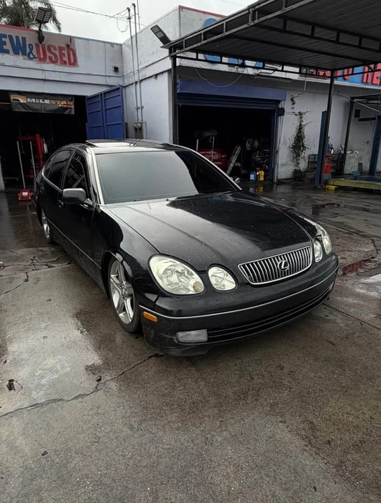 2000 Lexus GS 2nd Gen - Image 2 of 10