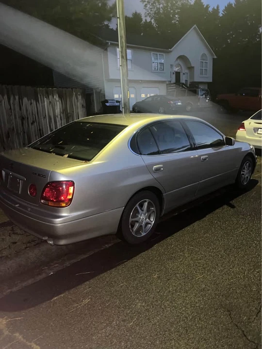 2000 Lexus GS 2nd Gen - Image 8 of 9