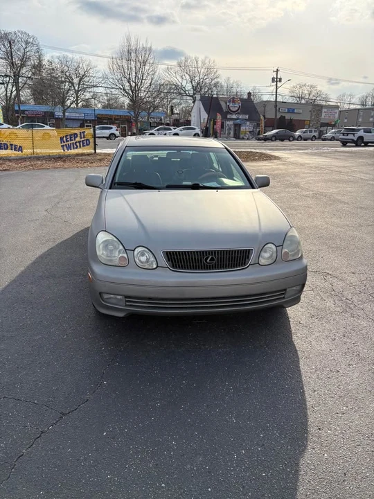 2000 Lexus GS 2nd Gen - Image 2 of 10
