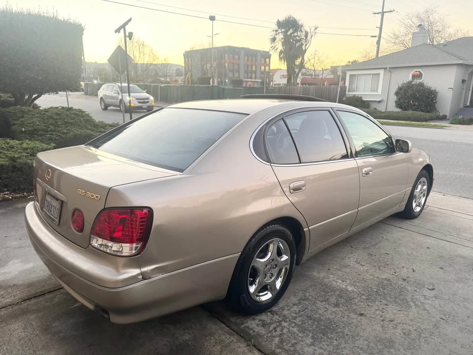 2000 Lexus GS 2nd Gen - Image 3 of 12