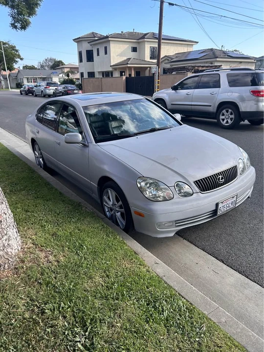 2000 Lexus GS 2nd Gen - Image 2 of 12