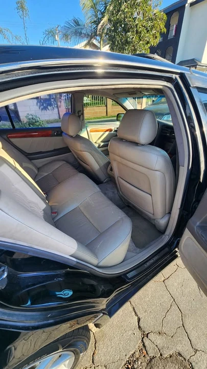 2000 Lexus GS 2nd Gen - Image 12 of 15