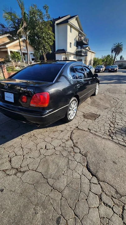 2000 Lexus GS 2nd Gen - Image 5 of 15