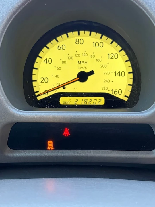 2000 Lexus GS 2nd Gen - Image 2 of 10