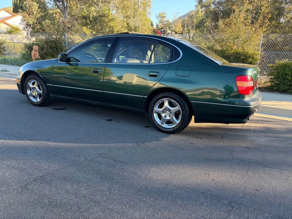 2000 Lexus GS 2nd Gen - Image 6 of 10