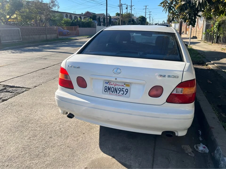 2000 Lexus GS 2nd Gen - Image 3 of 3