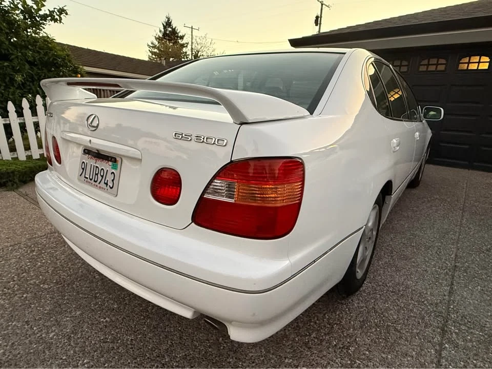2000 Lexus GS 2nd Gen - Image 6 of 13