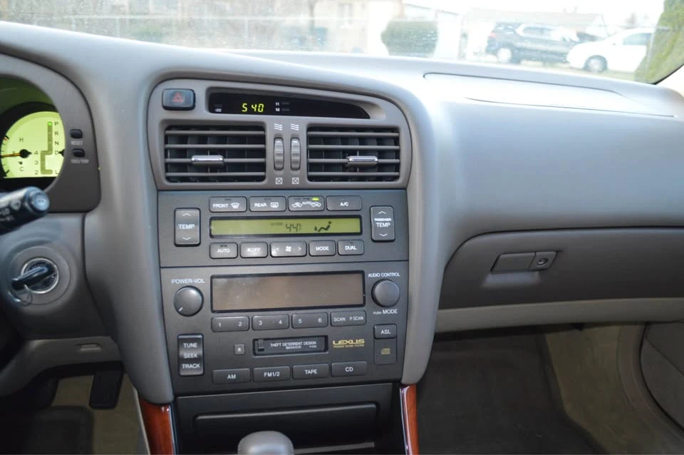 2000 Lexus GS 2nd Gen - Image 10 of 10