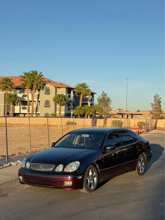 2000 Lexus GS 2nd Gen - Image 2 of 20