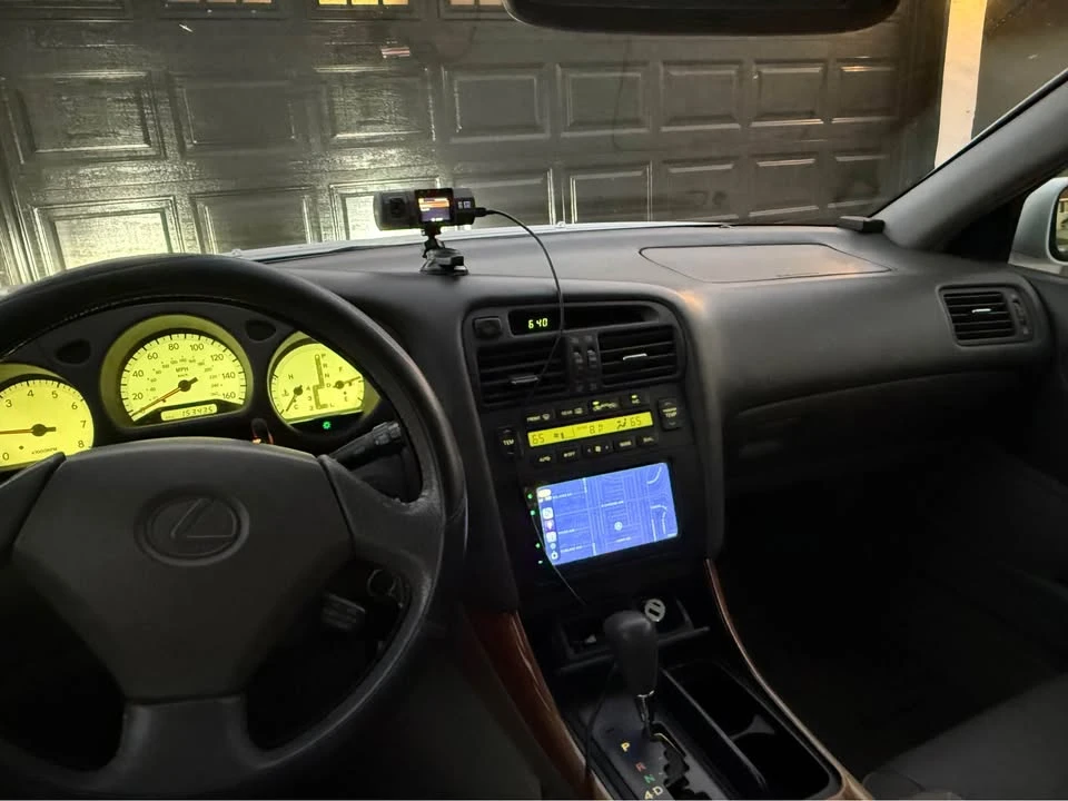2000 Lexus GS 2nd Gen - Image 11 of 13