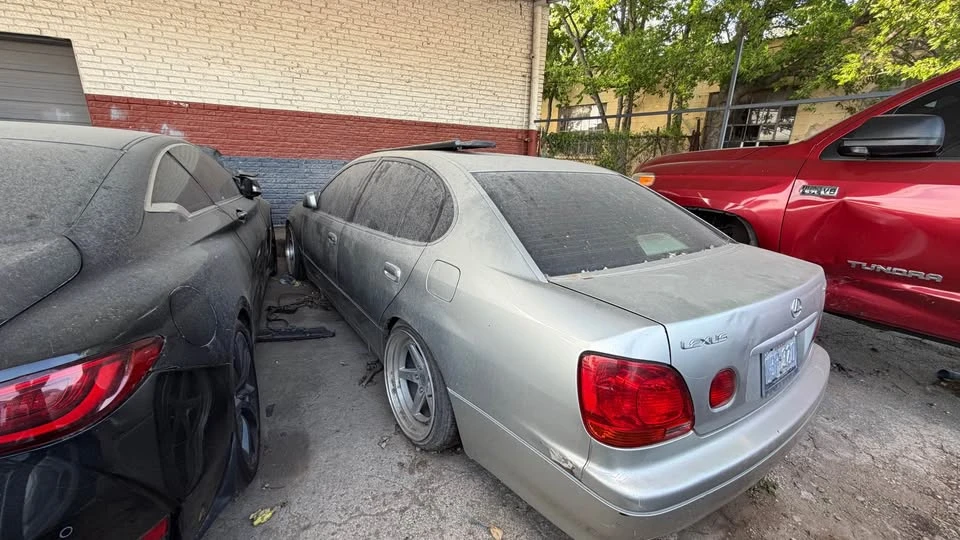 2000 Lexus GS 2nd Gen - Image 3 of 4