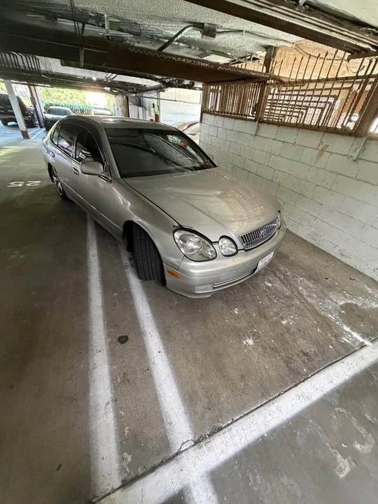 2000 Lexus GS 2nd Gen - Image 3 of 11