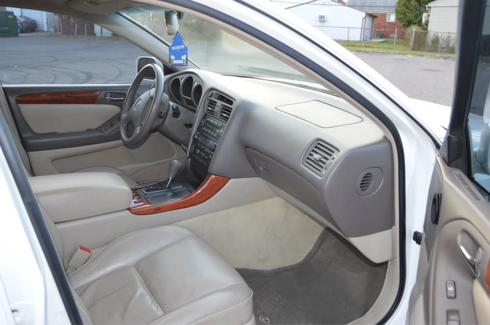2000 Lexus GS 2nd Gen - Image 4 of 10