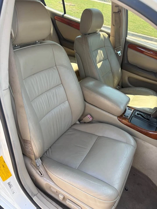 2000 Lexus GS 2nd Gen - Image 12 of 19