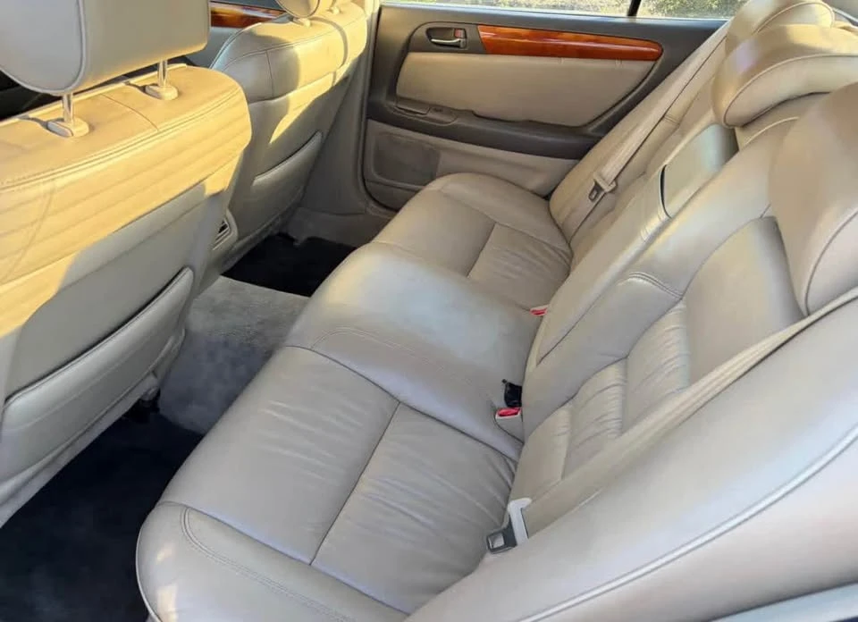 2000 Lexus GS 2nd Gen - Image 2 of 3