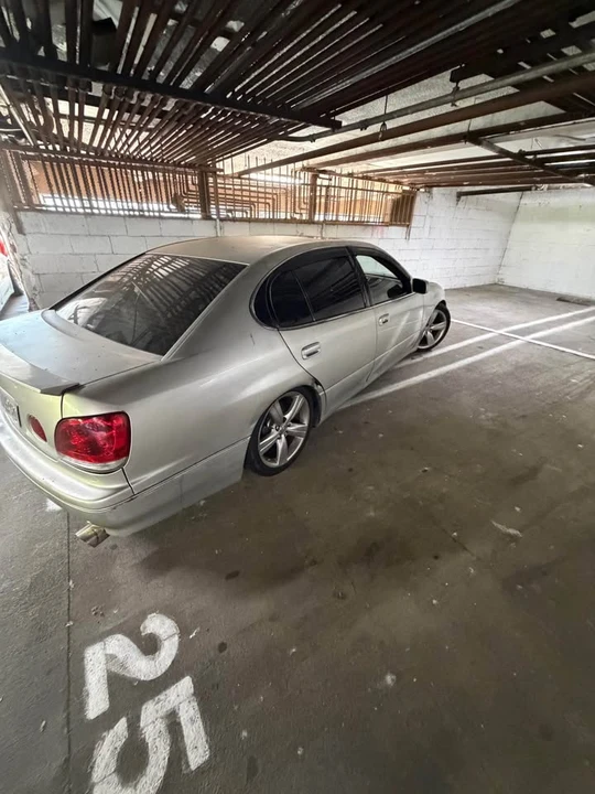 2000 Lexus GS 2nd Gen - Image 4 of 11