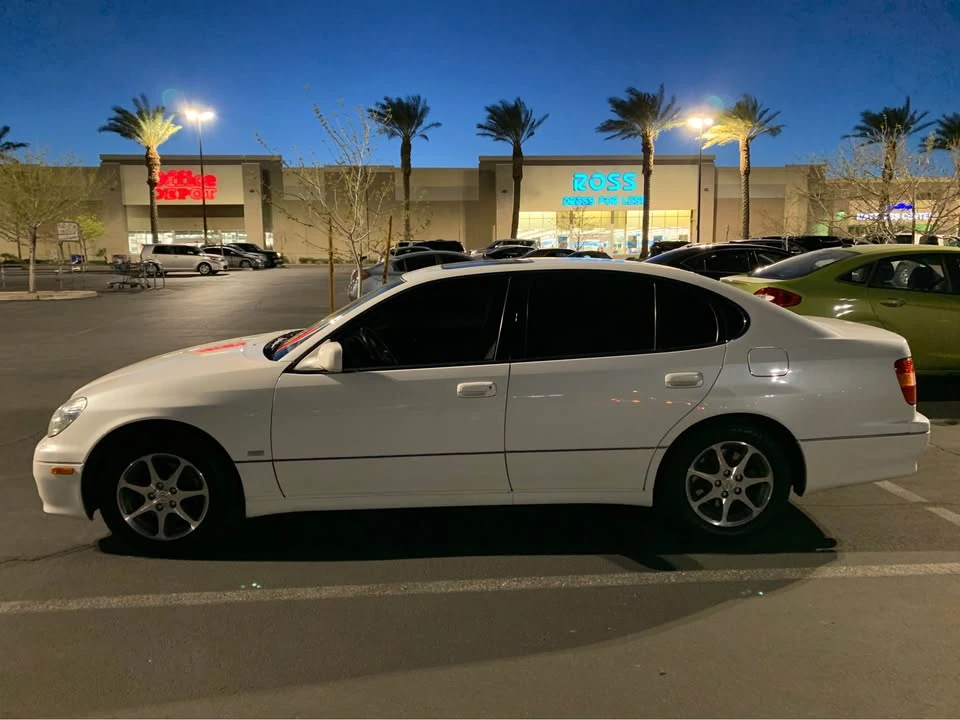 2000 Lexus GS 2nd Gen - Image 4 of 11