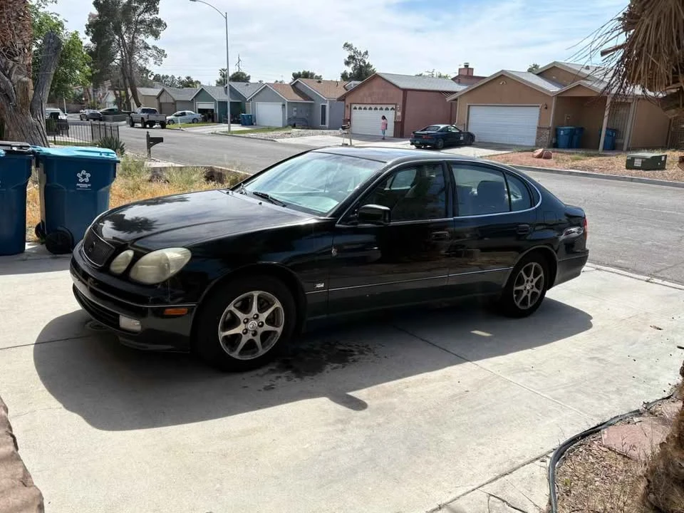 2000 Lexus GS 2nd Gen - Image 2 of 11