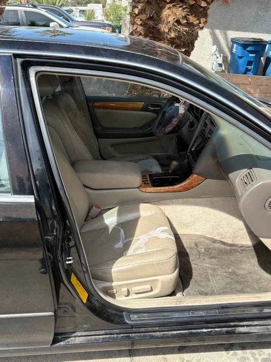 2000 Lexus GS 2nd Gen - Image 6 of 11