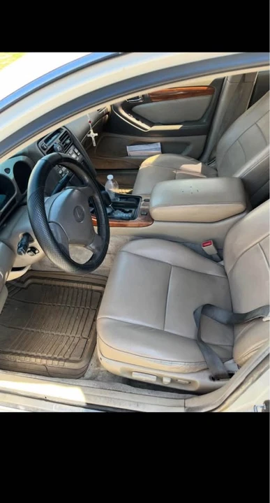2000 Lexus GS 2nd Gen - Image 5 of 11