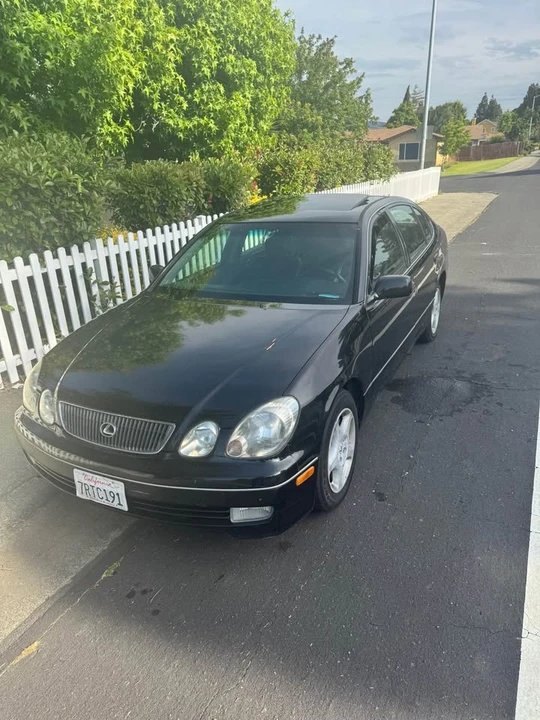2000 Lexus GS 2nd Gen - Image 2 of 8