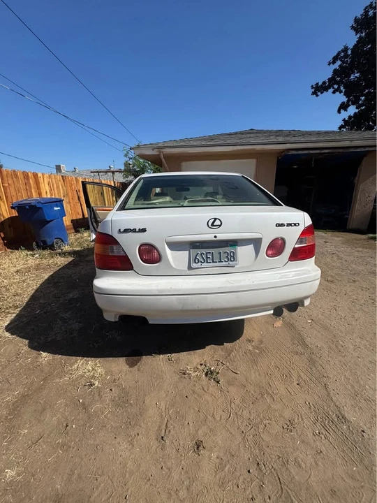 2000 Lexus GS 2nd Gen - Image 6 of 11