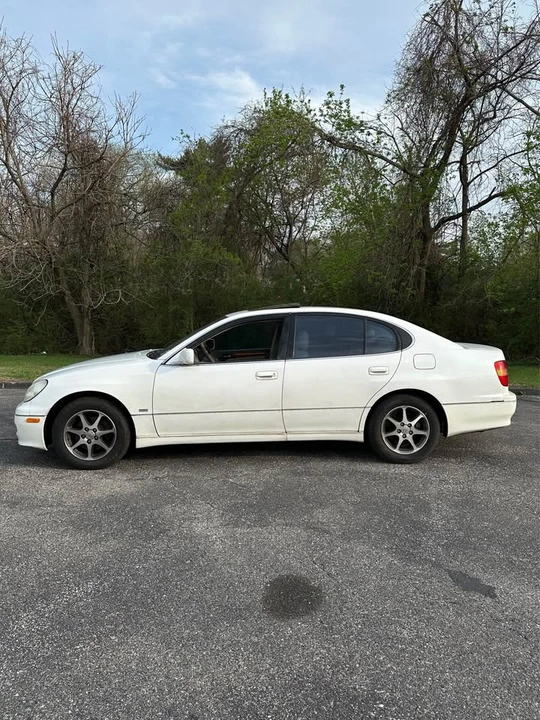 2000 Lexus GS 2nd Gen - Image 2 of 18