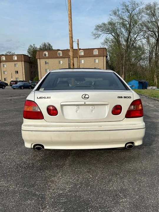 2000 Lexus GS 2nd Gen - Image 4 of 18