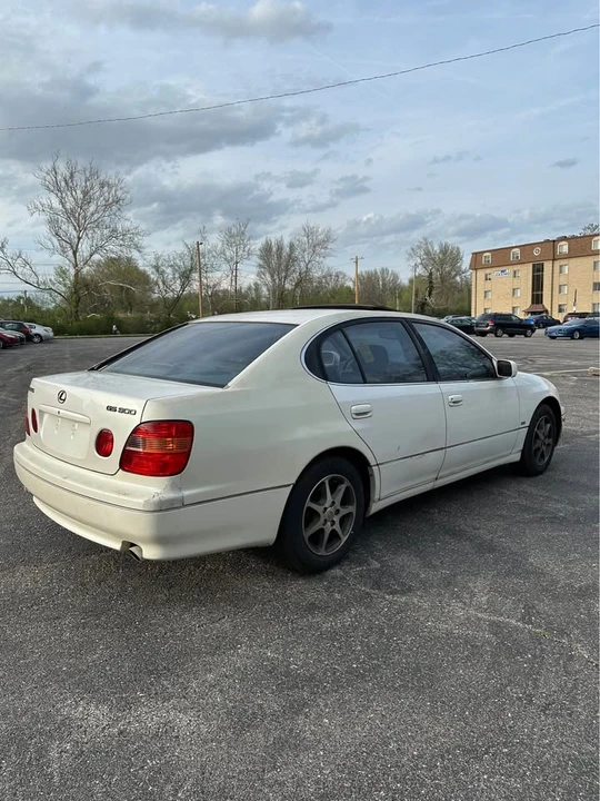 2000 Lexus GS 2nd Gen - Image 5 of 18