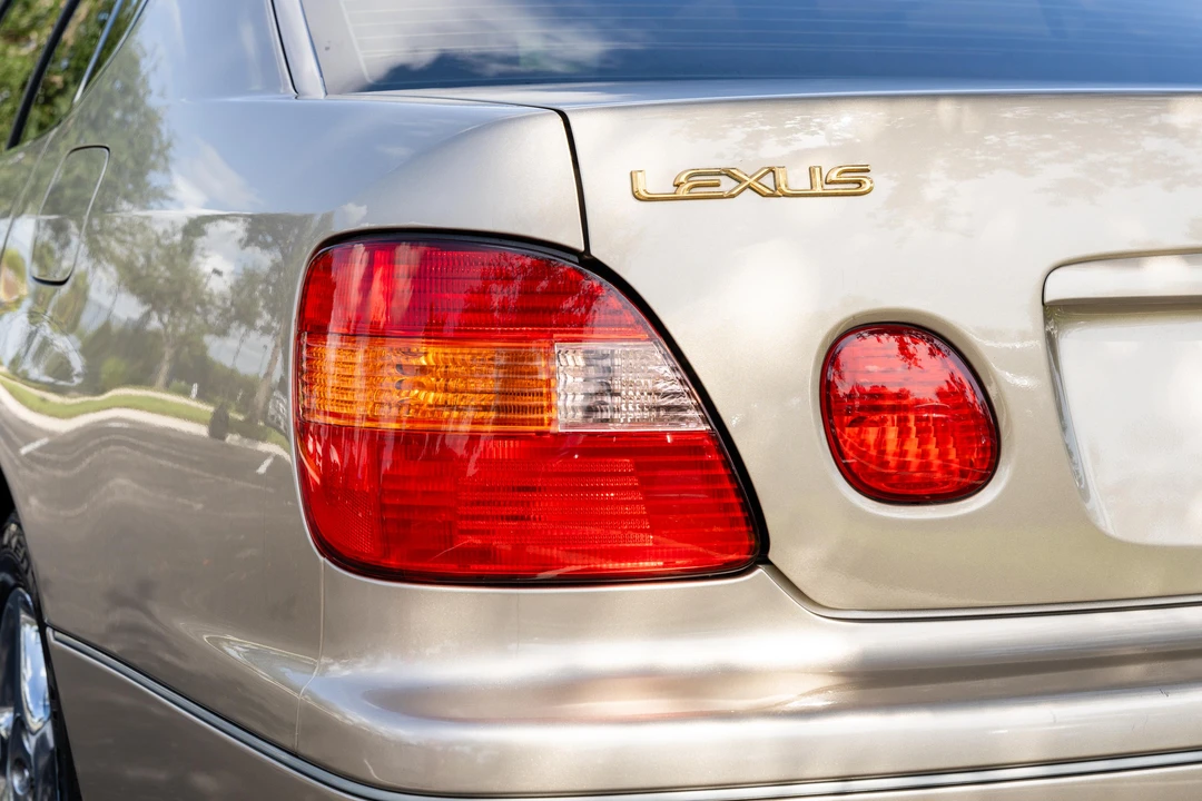 2000 Lexus GS 2nd Gen - Image 17 of 31