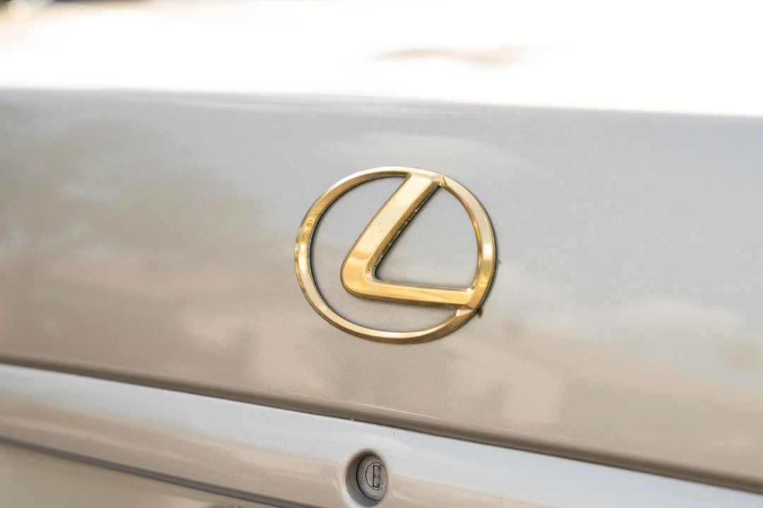 2000 Lexus GS 2nd Gen - Image 19 of 31